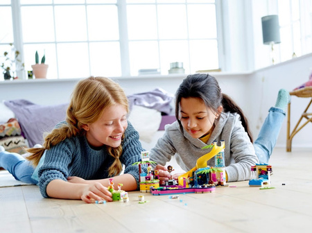 Impreza Andrei na basenie 41374 Lego Friends