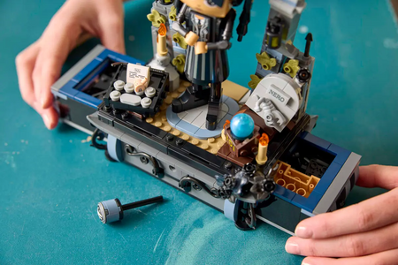 Lego 76780 Wednesday Figurka Wednesday Addams