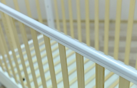 Łóżeczko JAŚ Deluxe BIAŁY-SOSNA z funkcją tapczanika oraz szufladą (120x60)