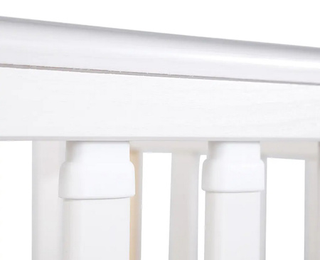 Klupś Łóżeczko IWO z szufladą i barierką ochronną białe