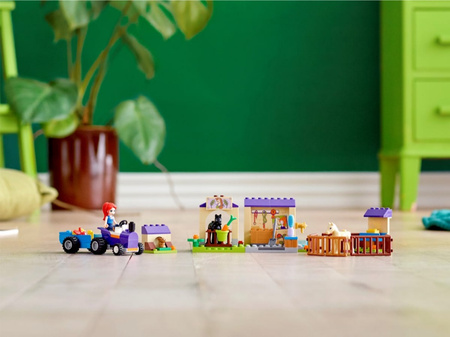 Stajnia ze źrebakami Mii 41361 Lego Friends