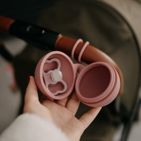Petite&Mars Silikonowe etui na smoczek Dusty Rose