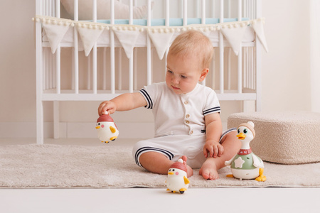 Dumel Discovery Kaczka Monika z maluchami PL