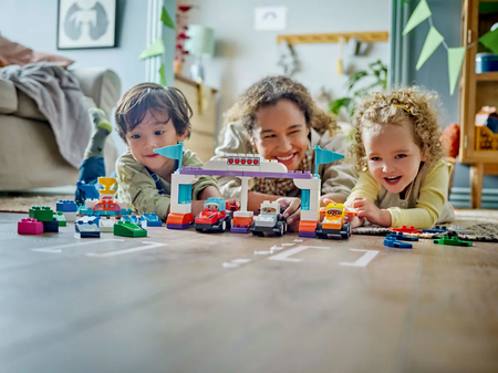 Lego 10445 Duplo Bolidy i kierowcy F1