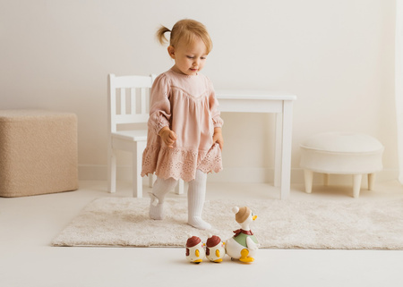 Dumel Discovery Kaczka Monika z maluchami PL