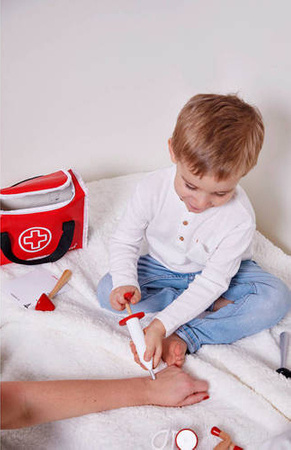 Janod Zestaw lekarza z 10 akcesoriami