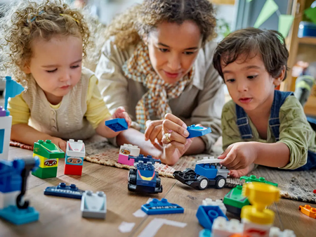 Lego 10445 Duplo Bolidy i kierowcy F1