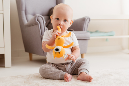 Balibazoo Miś Tulimy żółty 19 cm