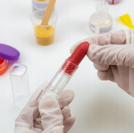 Trefl Manufaktura szminek i błyszczyków